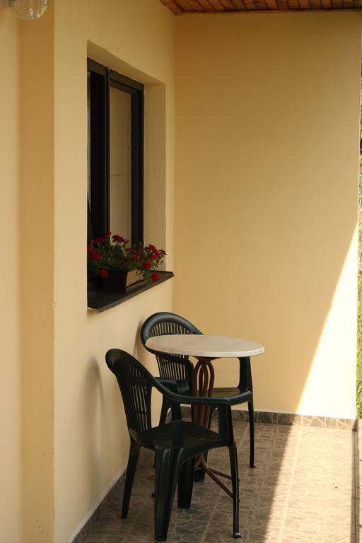 Bungalovy A Ubytovani Ratiborice- Zlic เชสกา สกาลิเซ ภายนอก รูปภาพ